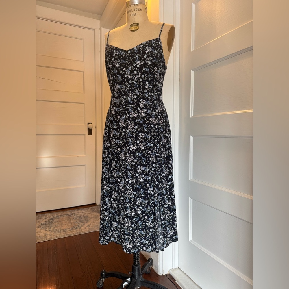 EUC Uniqlo Navy Floral Midi Dress